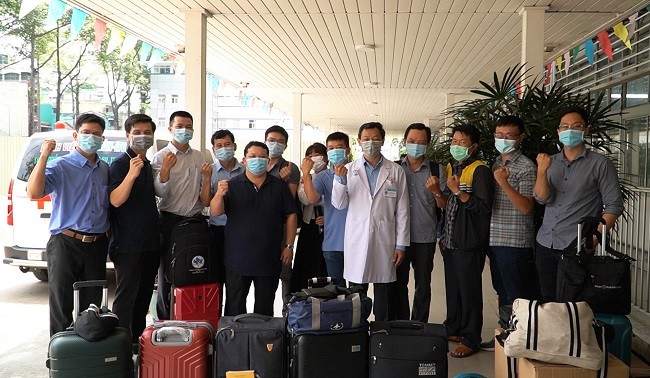 Đội phản ứng nhanh Bệnh viện Chợ Rẫy lên đường đến Kiên Giang hỗ trợ công tác phòng chống dịch Covid-19 (Ảnh: BVCC)
