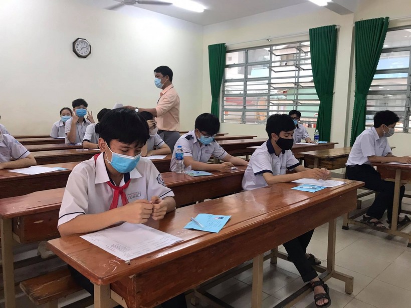 Học sinh Đồng Nai tham gia kỳ thi tuyển vào lớp 10 năm học 2021-2022 (Ảnh: Tuấn Anh)