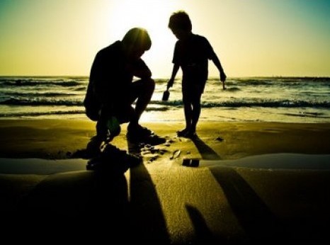 5 việc bạn nên làm để giúp chồng trở thành người cha tốt