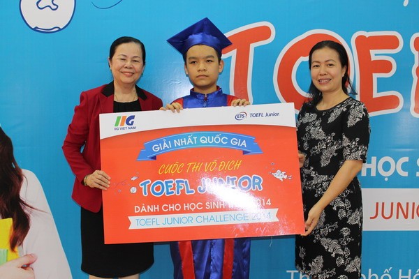 Học sinh Đinh Nam Anh nhận giải Nhất cuộc thi Vô địch Toefl Junior Quốc gia 2014