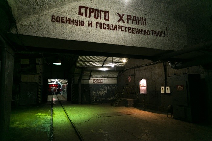Đột nhập căn cứ tàu ngầm bí ẩn dưới lòng đất của Nga