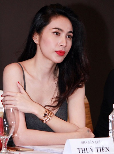 Thủy Tiên tham dự buổi tuyển chọn diễn viên cho phim đầu tay.
