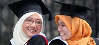Indonesia: Bước chân vào đại học là phải nói song ngữ
