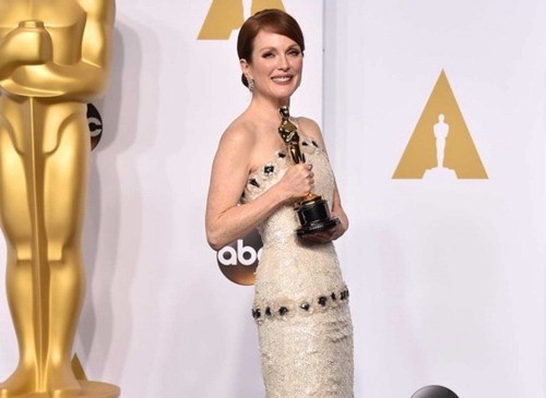 20 bộ váy đẹp của các diễn viên từng đoạt giải Oscar