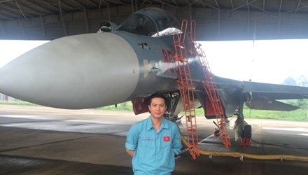 Chàng phi công chiến đấu cơ Su-30 trẻ nhất Việt Nam