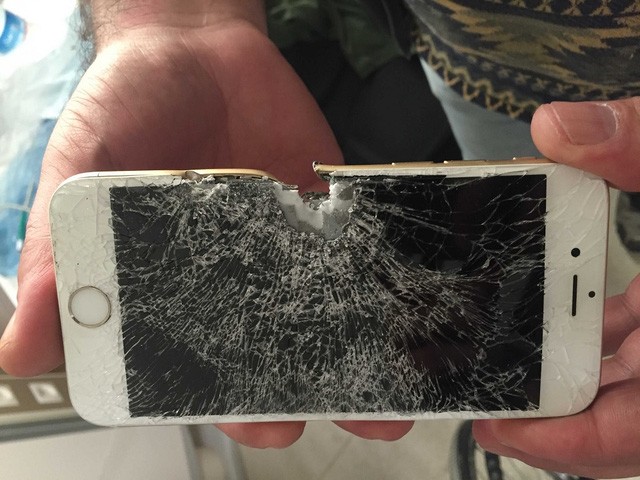 Một người lính Thổ Nhĩ Kỳ thoát chết nhờ iPhone 6