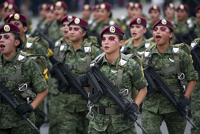 Sự khác nhau của nữ chiến binh từ quân đội các nước trên thế giới