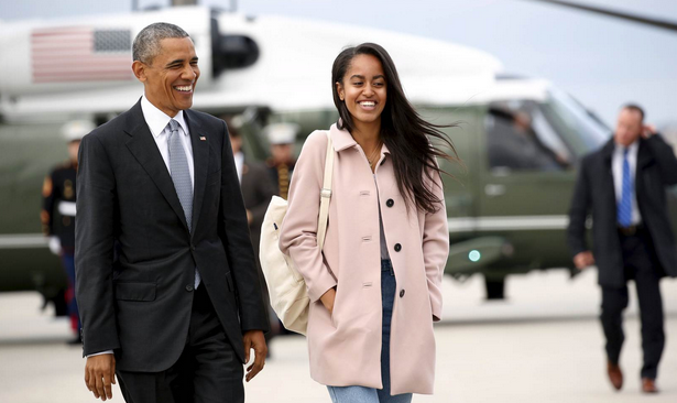 Tổng thống Mỹ Obama và con gái lớn Malia. (Ảnh: NBC)
