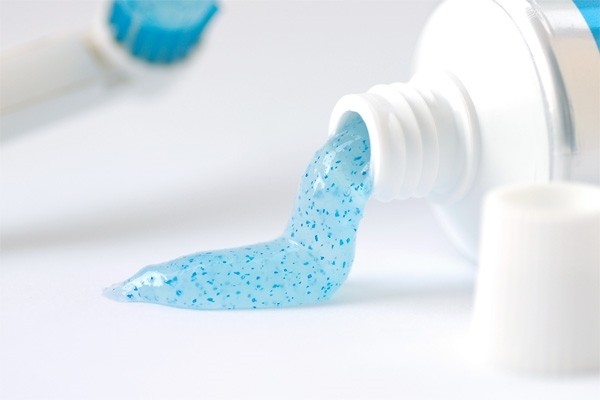 Kêu gọi cấm sử dụng “hạt vi nhựa” trong mỹ phẩm
