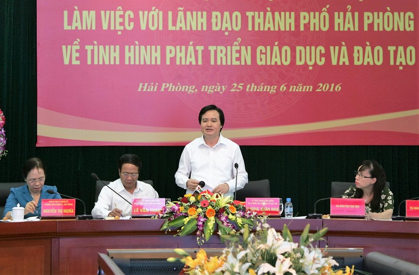 Bộ trưởng Phùng Xuân Nhạ phát biểu tại buổi làm việc 