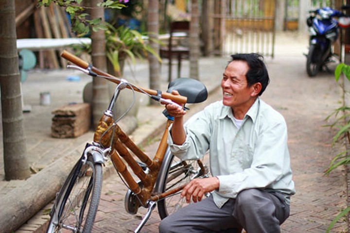 Lão nông 70 tuổi sáng chế xe đạp tre có một không hai