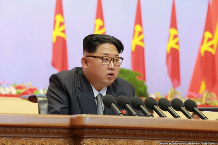 Kim Jong-un xử tử hai quan chức cấp cao vì ngủ gật, bất kính