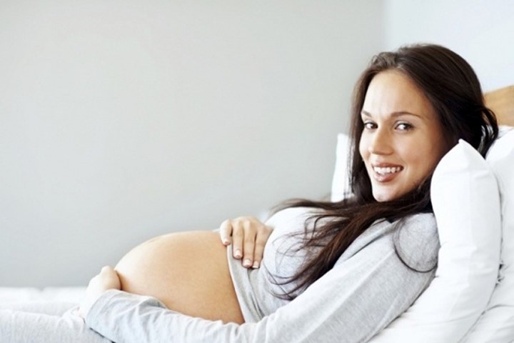 5 thói quen khi ngủ vừa khiến mẹ bầu nhanh già vừa có hại cho thai nhi