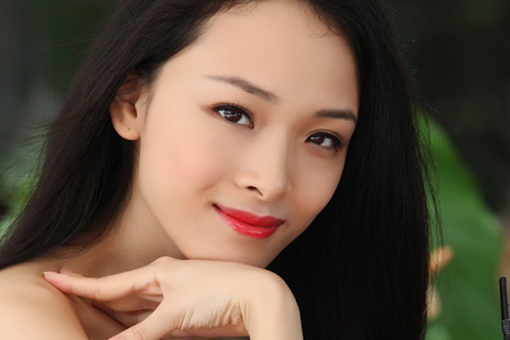 Hoa hậu Trương Hồ Phương Nga và cái giá phải trả cho "con đường ngắn nhất"