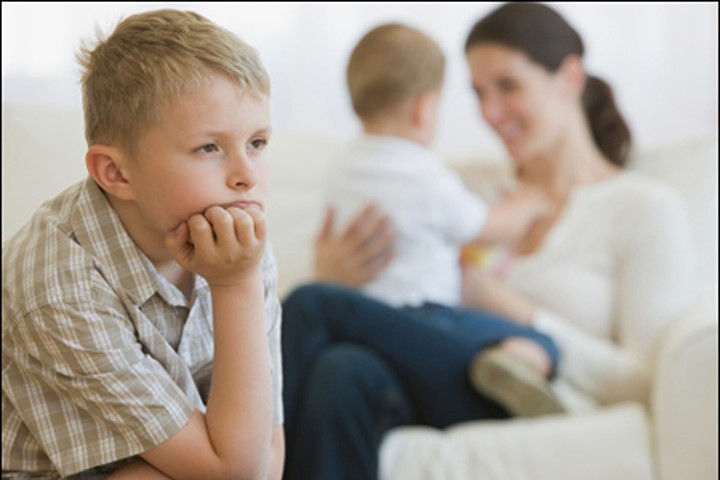 Chuyên gia tâm lý: 8 việc làm của cha mẹ khiến trẻ sợ hãi nhất