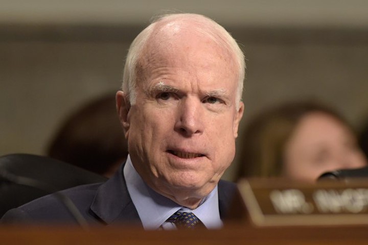 Thượng nghị sỹ John McCain rút lại quyết định ủng hộ ông Trump