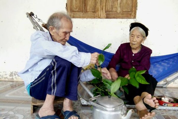 Bí quyết của cặp vợ chồng thọ 100 tuổi