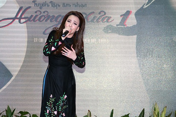 Hồ Quỳnh Hương bất ngờ ra mắt album nhạc Bolero sau khi "ở ẩn"