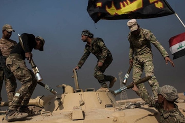 Bị vây chặt ở Mosul, IS chống trả bằng vũ khí hóa học và lá chắn sống