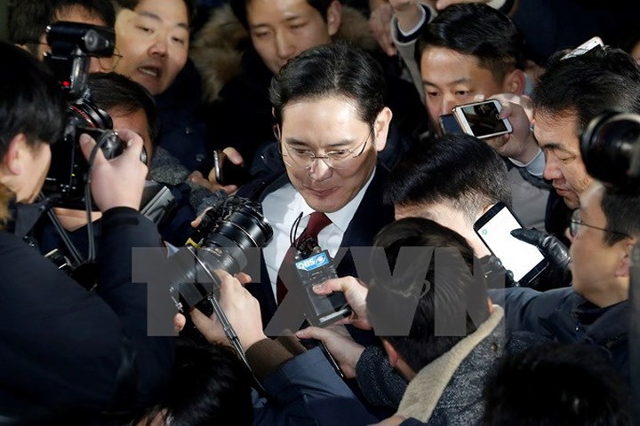 Hàn Quốc đề nghị ra lệnh bắt giữ lãnh đạo tập đoàn Samsung