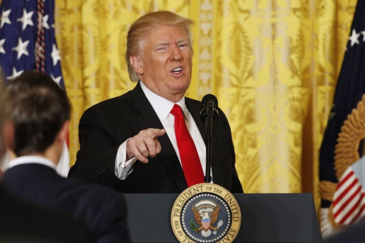 Chín khoảnh khắc "điên rồ" nhất tại cuộc họp báo của ông Trump