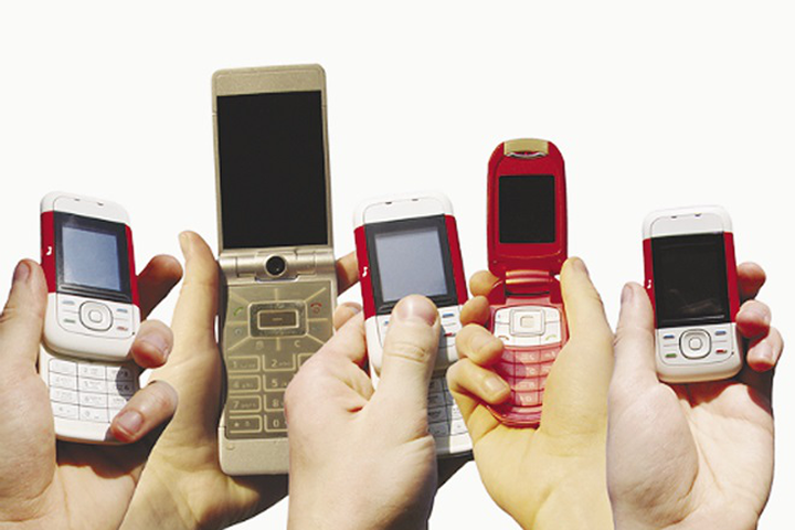 Trào lưu điện thoại "cục gạch" trở lại, lượng bán xấp xỉ smartphone