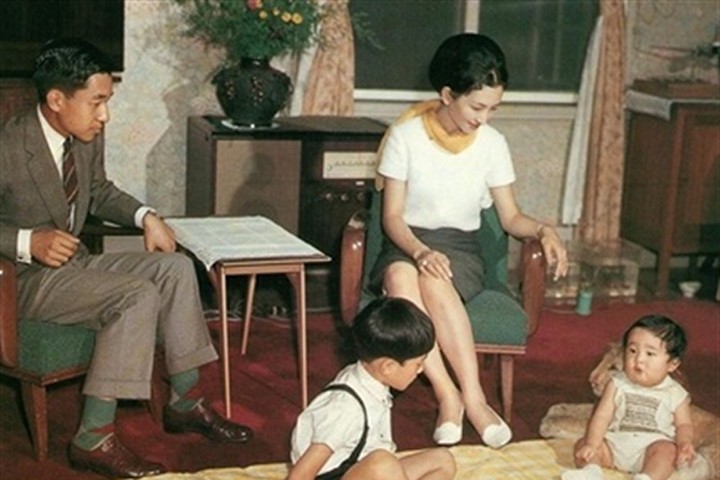 Quy tắc nuôi con không theo truyền thống của Hoàng hậu Nhật