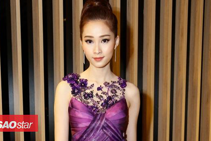 Hoa hậu Đặng Thu Thảo lộ thân hình gầy guộc tại sự kiện