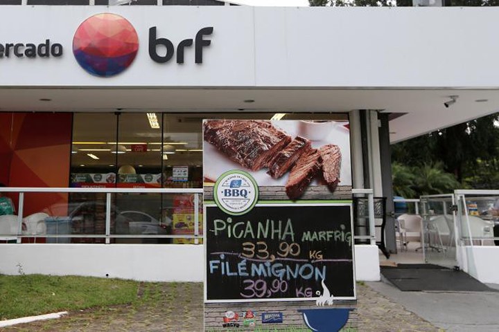 Tổng thống Brazil tìm cách xoa dịu những lo ngại về xuất khẩu thịt