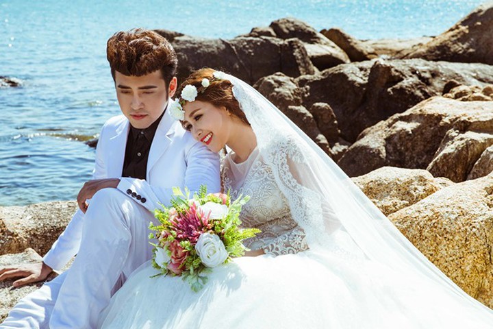Bộ ảnh cưới đẹp như mơ của ca sĩ cặp đôi Anh Tâm – Phương Hằng