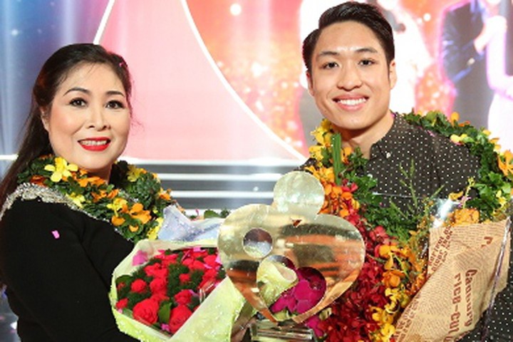 NSND Hồng Vân và NSƯT Kim Xuân cùng giành giải nhất Hát cùng mẹ yêu