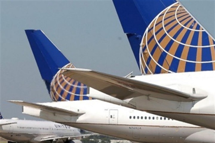 Các thượng nghị sĩ Mỹ đòi United Airlines giải thích vụ kéo lê hành khách