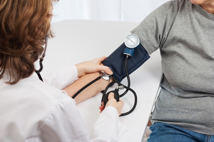 Cách nào ứng phó với huyết áp thấp?