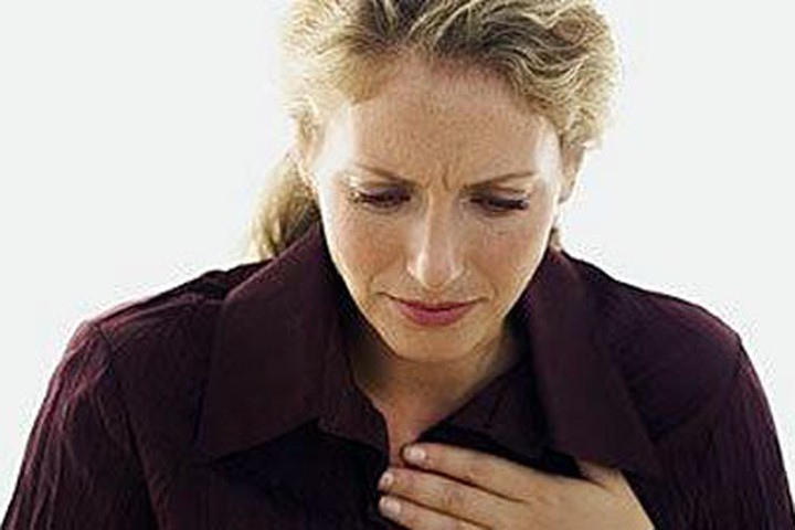 Triệu chứng đau tim ở phụ nữ, khác hẳn nam giới