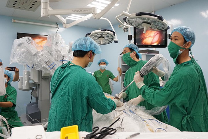 600 ca phẫu thuật cột sống bằng Robot không có biến chứng