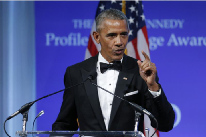 Cựu Tổng thống Obama kêu gọi Quốc hội dũng cảm bảo vệ Obamacare. Ảnh: AP