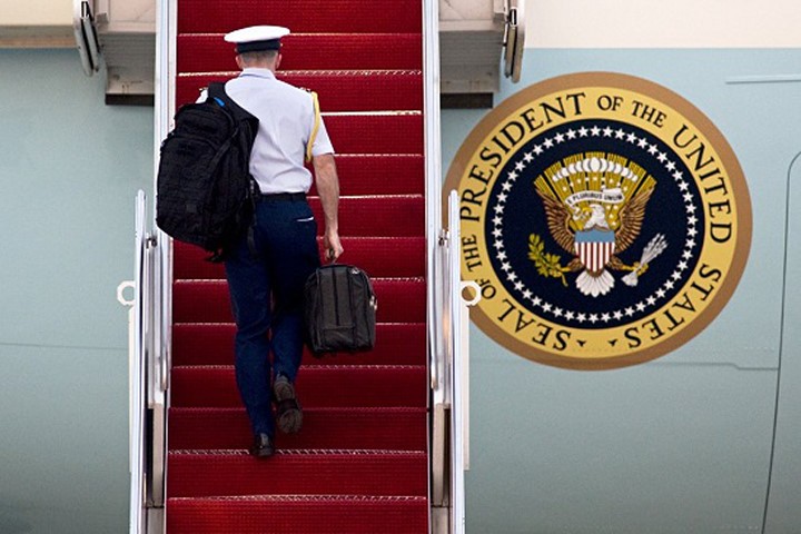 Bí mật "đồ vật" không rời Tổng thống Mỹ trong chuyến công du nước ngoài