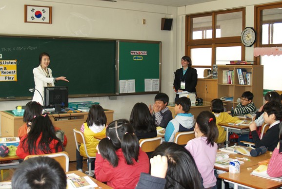 Giờ học tiếng Anh của học sinh Hàn Quốc
