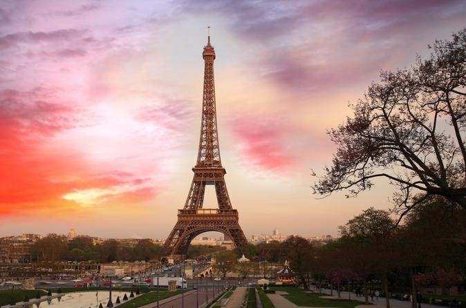 Tháp Eiffel ở Pháp
