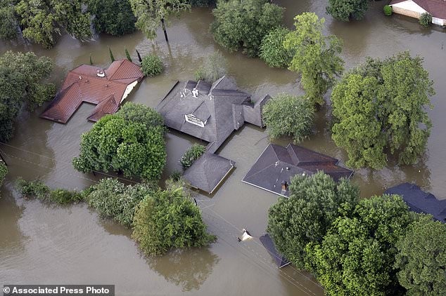 Hậu bão Harvey: Nước lụt giảm xuống, số người thiệt mạng tăng lên