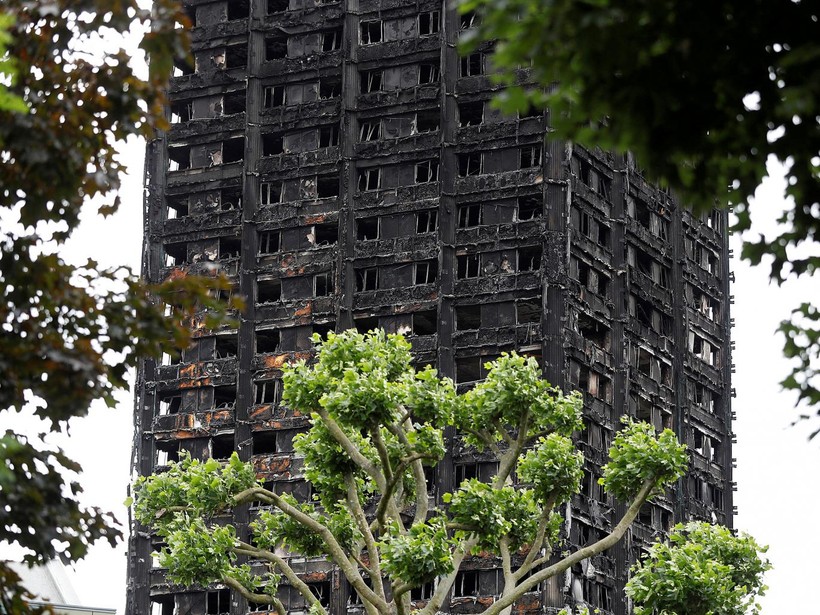 Tòa chung cư ở London sau cơn hỏa hoạn