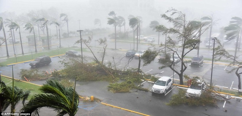 Bị bão Maria tàn phá, Puerto Rico chìm trong bóng tối