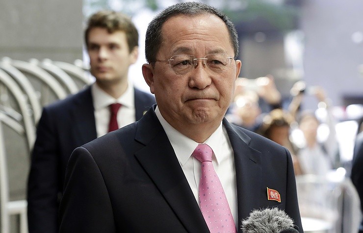 Bộ trưởng Ngoại giao Triều Tiên Ri Yong Ho (ảnh: AP)