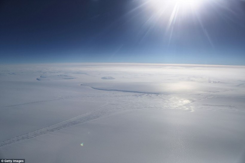 Bắc Cực đẹp hiếm có trong chùm ảnh của NASA