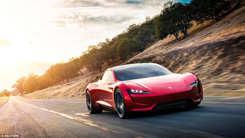 Tỷ phú Elon Musk công bố siêu xe thể thao chạy điện nhanh nhất thế giới