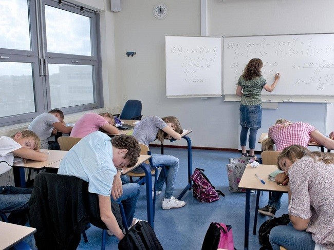 Học sinh tuổi teen cần nhiều thời gian ngủ hơn người lớn