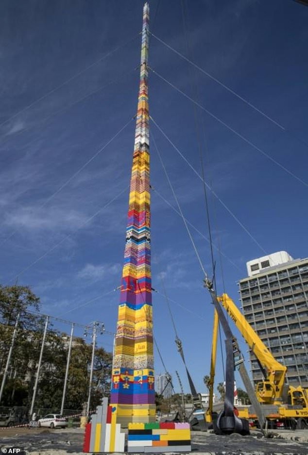 Tháp Lego cao 36 mét