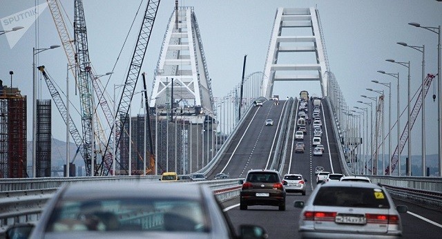 Cây cầu Crimea mới khánh thành