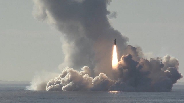 Nga công bố video phóng tên lửa Bulava mới từ tàu ngầm