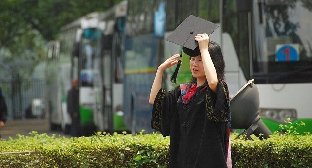 Sinh viên tốt nghiệp Trung Quốc